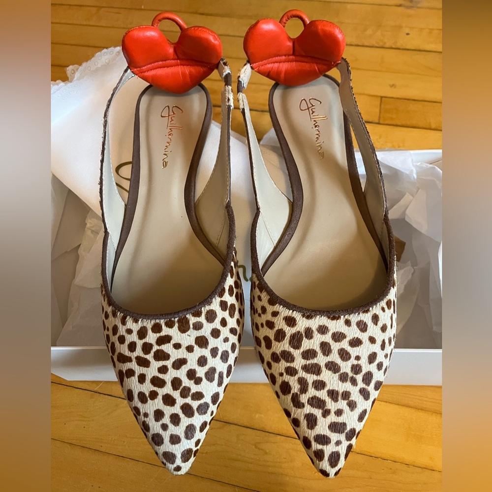 NIB! Beautiful Women's Leopard Print Slingback Shoes with Red hearts ❤️
